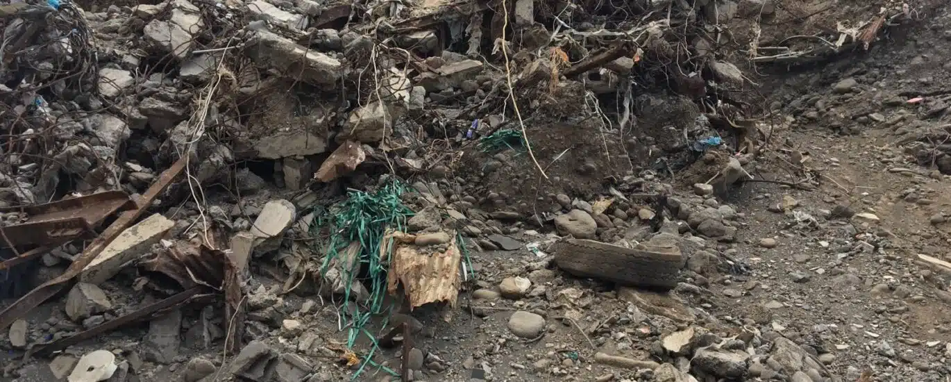 Exploitation d'une carrière marron au Port
