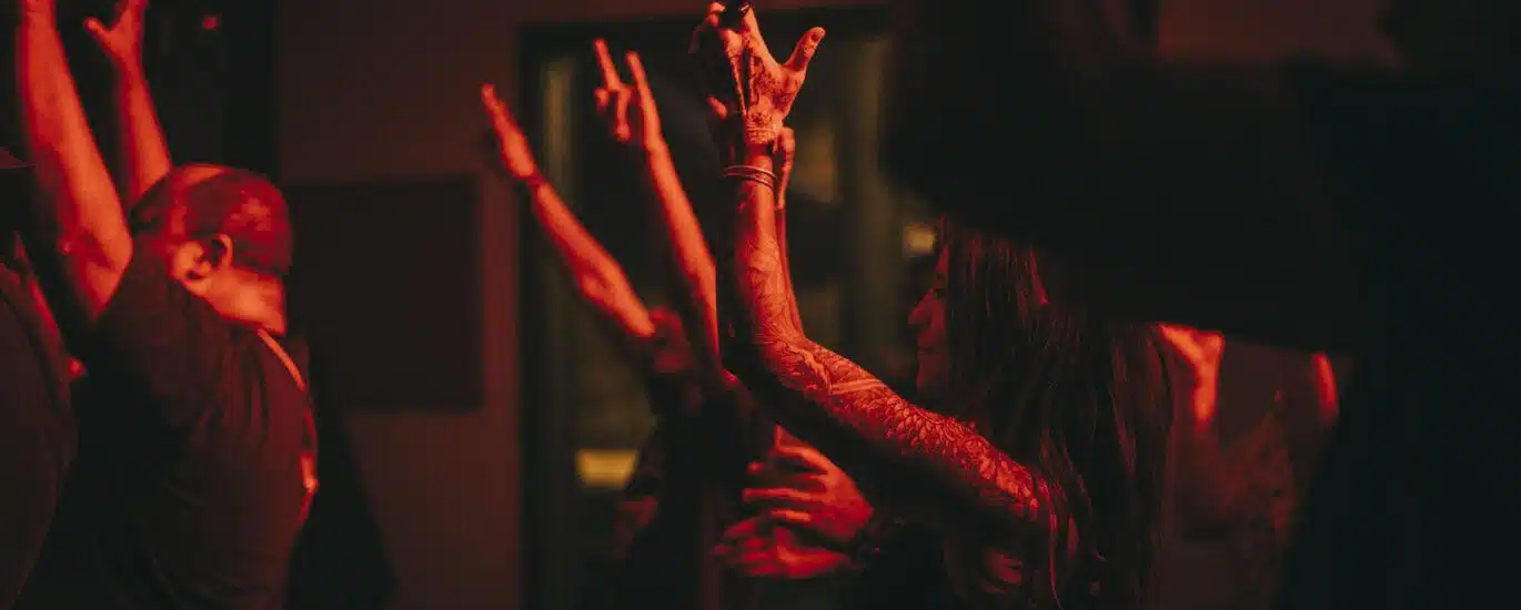 Bisik Maudit Tang - @Iris Mardémoutou-14