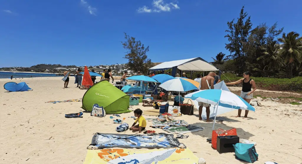 Plage des Brisants à Saint-Gilles les Bains : Point sur les servitudes de passages et alerte sur la sécurité.