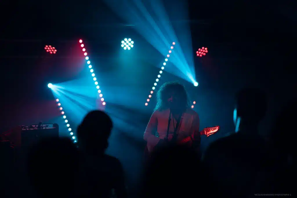 Vendredi 3 novembre 2023, le Bisik accueillait la prestation électrisante de Saphire Starlight et du duo électro-punk Taba! 