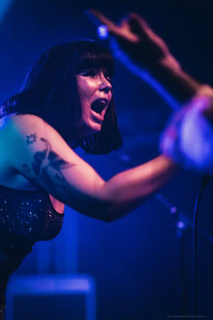 Vendredi 3 novembre 2023, le Bisik accueillait la prestation électrisante de Saphire Starlight et du duo électro-punk Taba! 