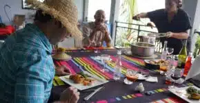 André Beton et Super Payet invité à manger 100% local chez Gabrielle Hoarau.