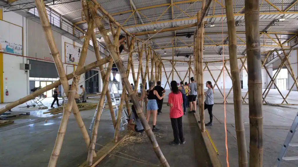 école architecture construction du pavillon surf pour les jeux olympiques à Paris La Vilette