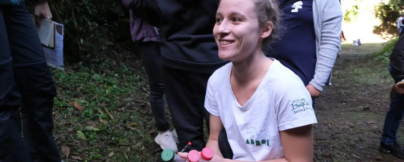 Plathelminthe Petite Ile sentier Vivier avec la classe de Tiphaine et Raphaelle Pascot spécialiste de ces vers plats. Et Valentin Vaslet médiateur Nature océan indien NOI