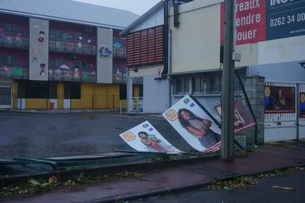 Saint-Pierre. Garance signale son passage sur les structures les plus fragiles.