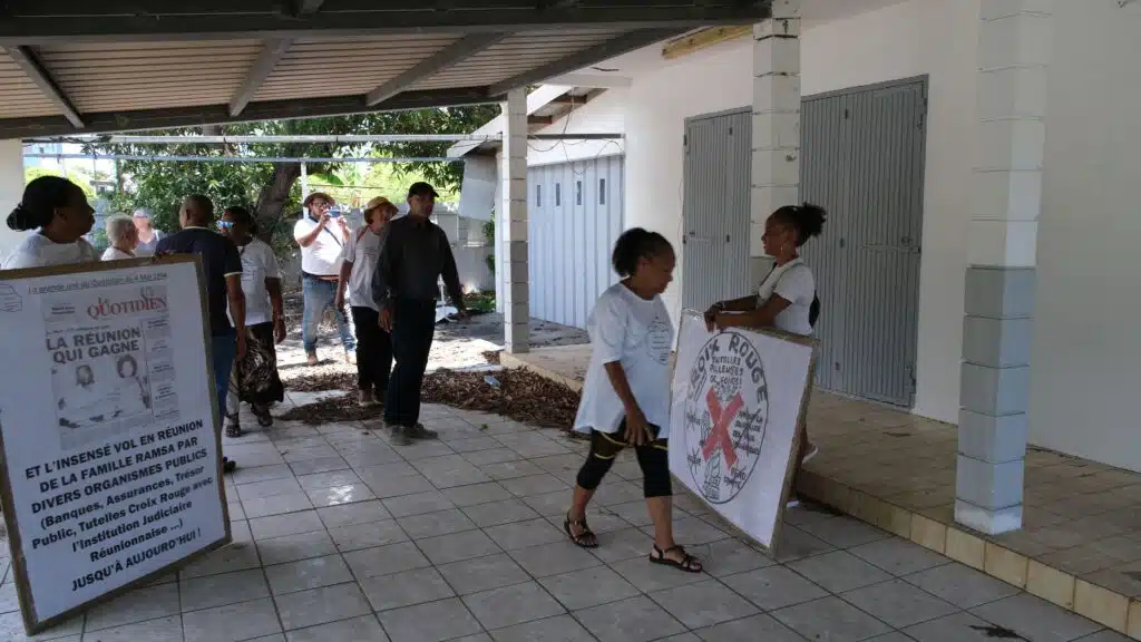 Julien et Léonne Ramsa gros lot loto le port manifestation enfants et Le Cri du 974