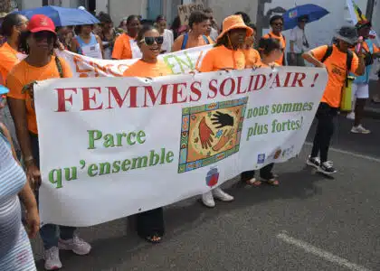 Des membres de l'association femmes solid'air lors de la manifestation.