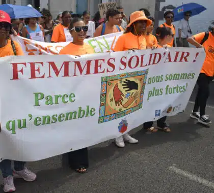 Des membres de l'association femmes solid'air lors de la manifestation.