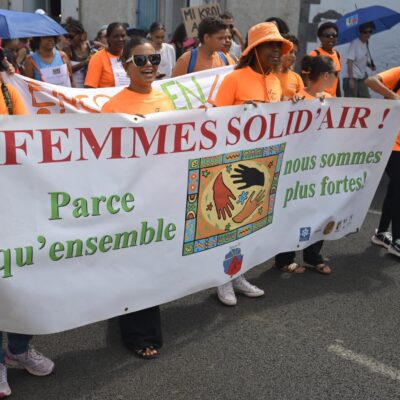 Des membres de l'association femmes solid'air lors de la manifestation.
