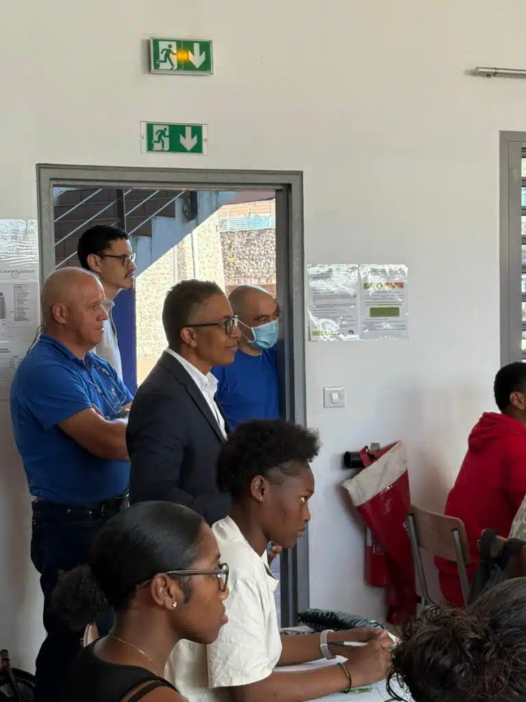 Conférence de l'historien Enis Rockel devant les élèves de seconde bac pro sécurité du lycée Pierre Lagourgue, en décembre 2024.