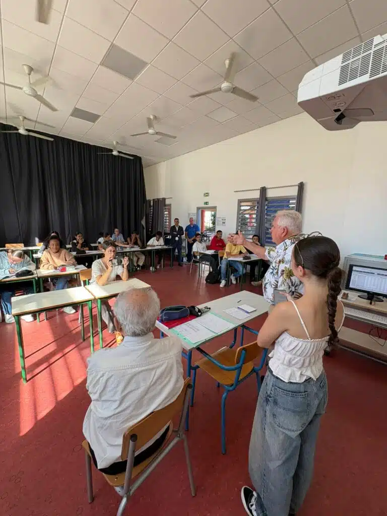 Conférence de l'historien Enis Rockel devant les élèves de seconde bac pro sécurité du lycée Pierre Lagourgue, en décembre 2024.