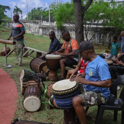 Les musiciens étaient nombreux ce jour là pour accompagner les combats de moring.