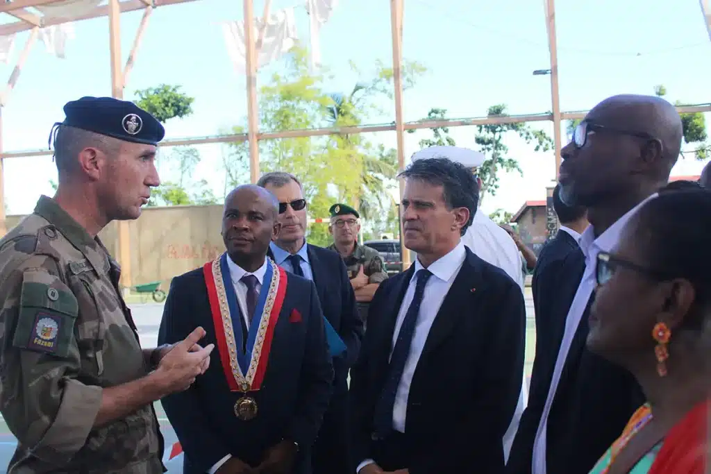 Manuel Valls en visite à Mayotte (Photo : Mayotte Hebdo)
