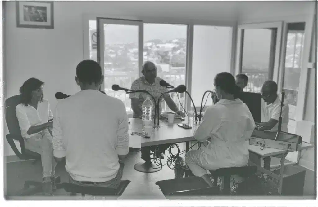 Numéro zéro de l'émission Alé di partou dans les locaux de Radio Sud Plus. © Olivier Ceccaldi