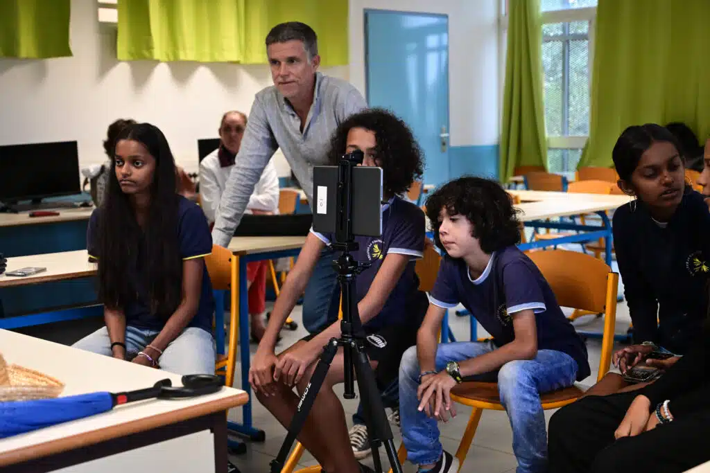 Rencontre d'André Thien Ah Koon avec les élèves du collège de la Chatoire © Olivier Ceccaldi