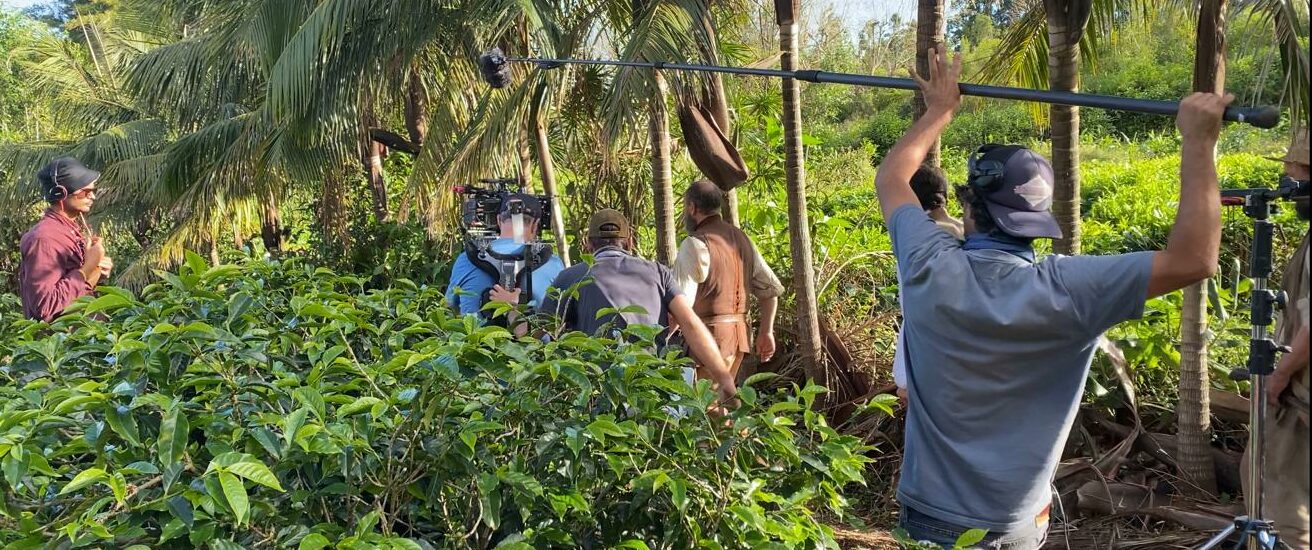 Depuis février, le tournage de la série Enchaînés se déroule sur l'île de La Réunion, autrefois appelée île Bourbon.
