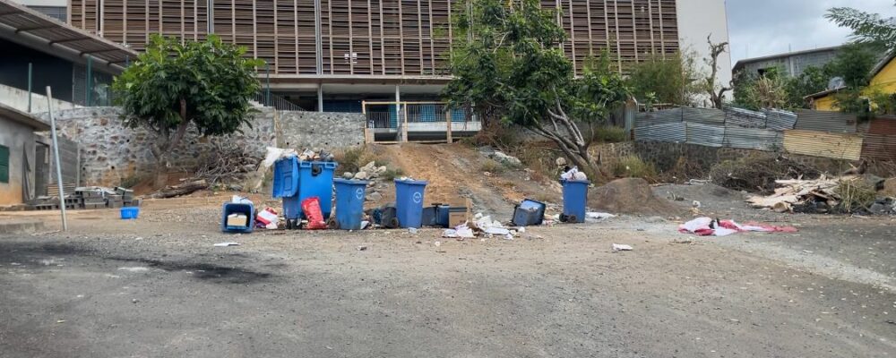 Le chantier sans fin de l'école d'Iloni