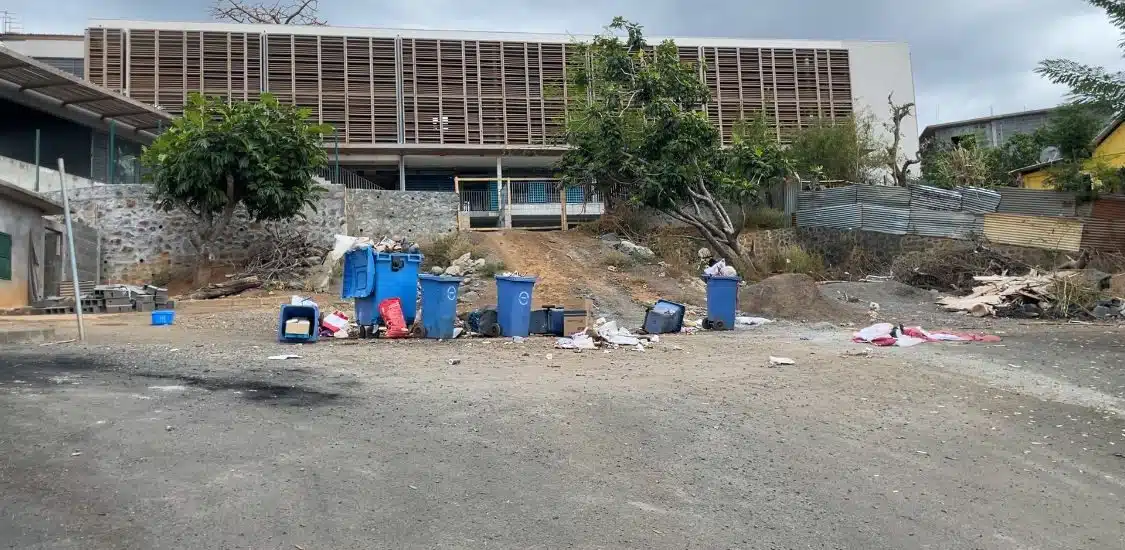 Le chantier sans fin de l'école d'Iloni