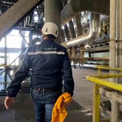 Visite de la centrale thermique Albioma du Gol avec Greoffroy Mercier, directeur régional électricité