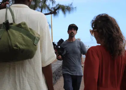 Cedric Demaison, photographe professionnel et réalisateur/vidéaste des clips vidéos Ola et Amont Amwin pour le groupe de maloya Salangane.
