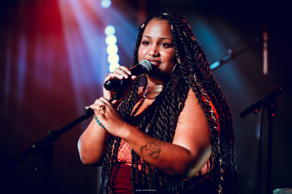 Oyri’s et Myëlava au Bisik © Iris Mardémoutou