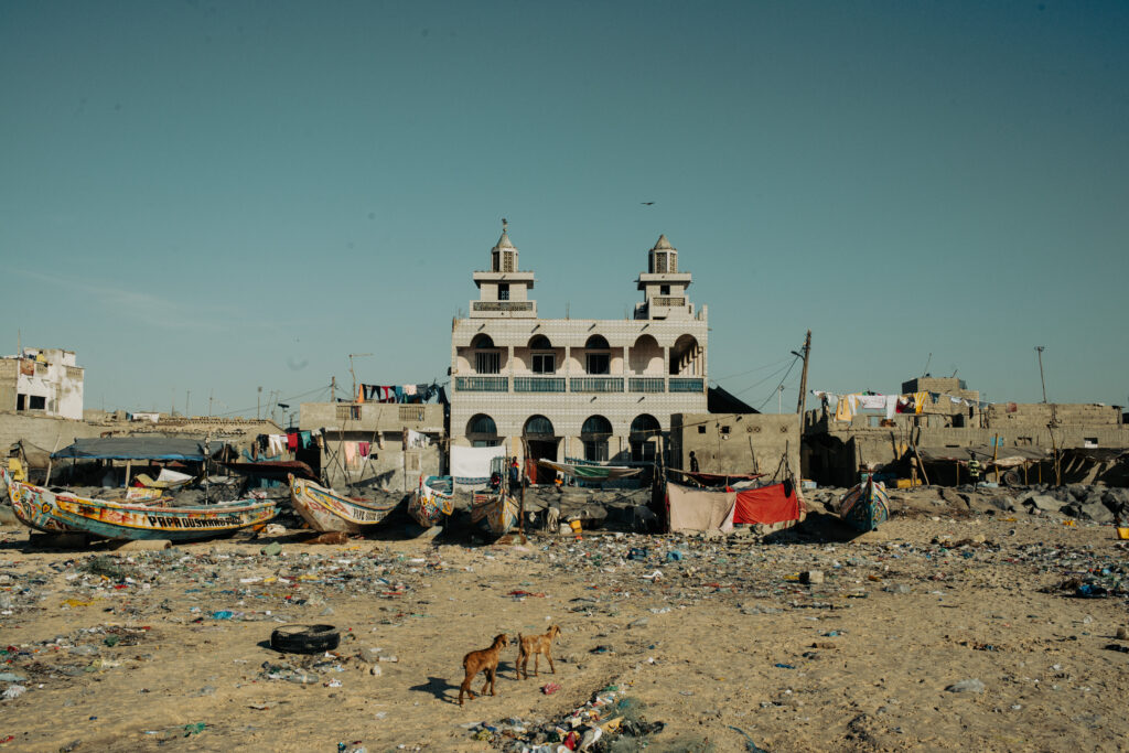 Mosquée principale du village qui a résisté à la montée des eaux.