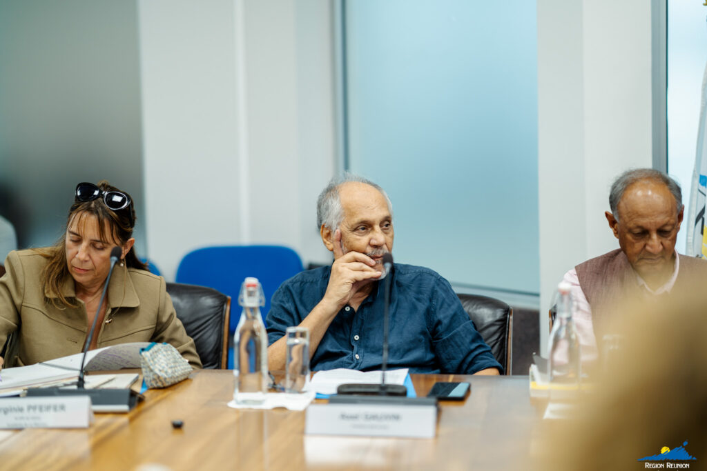 La Région Réunion, en partenariat avec le Conseil de la Culture, de l’Éducation et de l’Environnement (CCEE), la Région académique et la DAAF (Direction de l’Alimentation, de l’Agriculture et de la Forêt), lance la première édition du Prix Littéraire Régional Alain Lorraine.