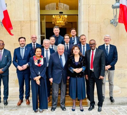 Huguette Bello rencontre le Président du Sénat avec les autres présidents de Région. © Région Réunion