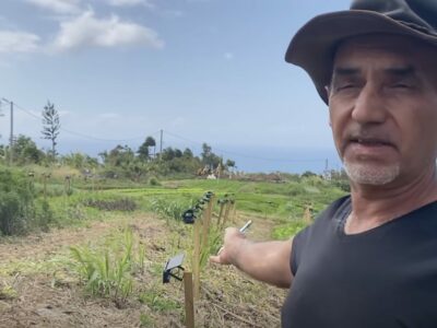 lampes solaires dans les champs d'agriculteurs Jean Pierrot Pausé