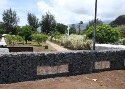 Cimetière marin de Saint-Paul, cimetière des esclaves et des oubliés, mur d'enceinte aménagements