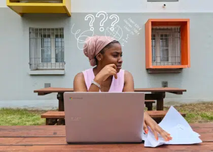 Rahizane Assani, témoigne des difficultés à gérer son budget mensuel. Image illustrée