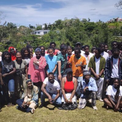 Photo de famille des membres de l'association lors d'une sortie récréative