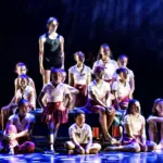 La troupe du spectacle des bagnes d'enfants.