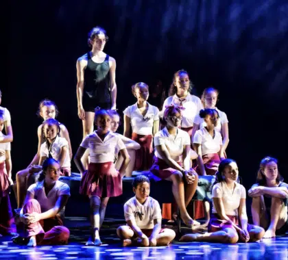 La troupe du spectacle des bagnes d'enfants.