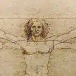 Sur cette célèbre image, Étude des proportions du corps humain selon Vitruve, l’artiste Léonard de Vinci met en scène l’homme au centre de l’univers, et étudie les proportions entre les différentes parties de son corps. Par exemple, quand les bras sont tendus à l’horizontale, leur longueur équivaut à la hauteur totale du personnage : l’homme s’inscrit exactement dans un carré.