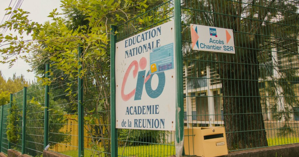 Entrée du CIO du Tampon.